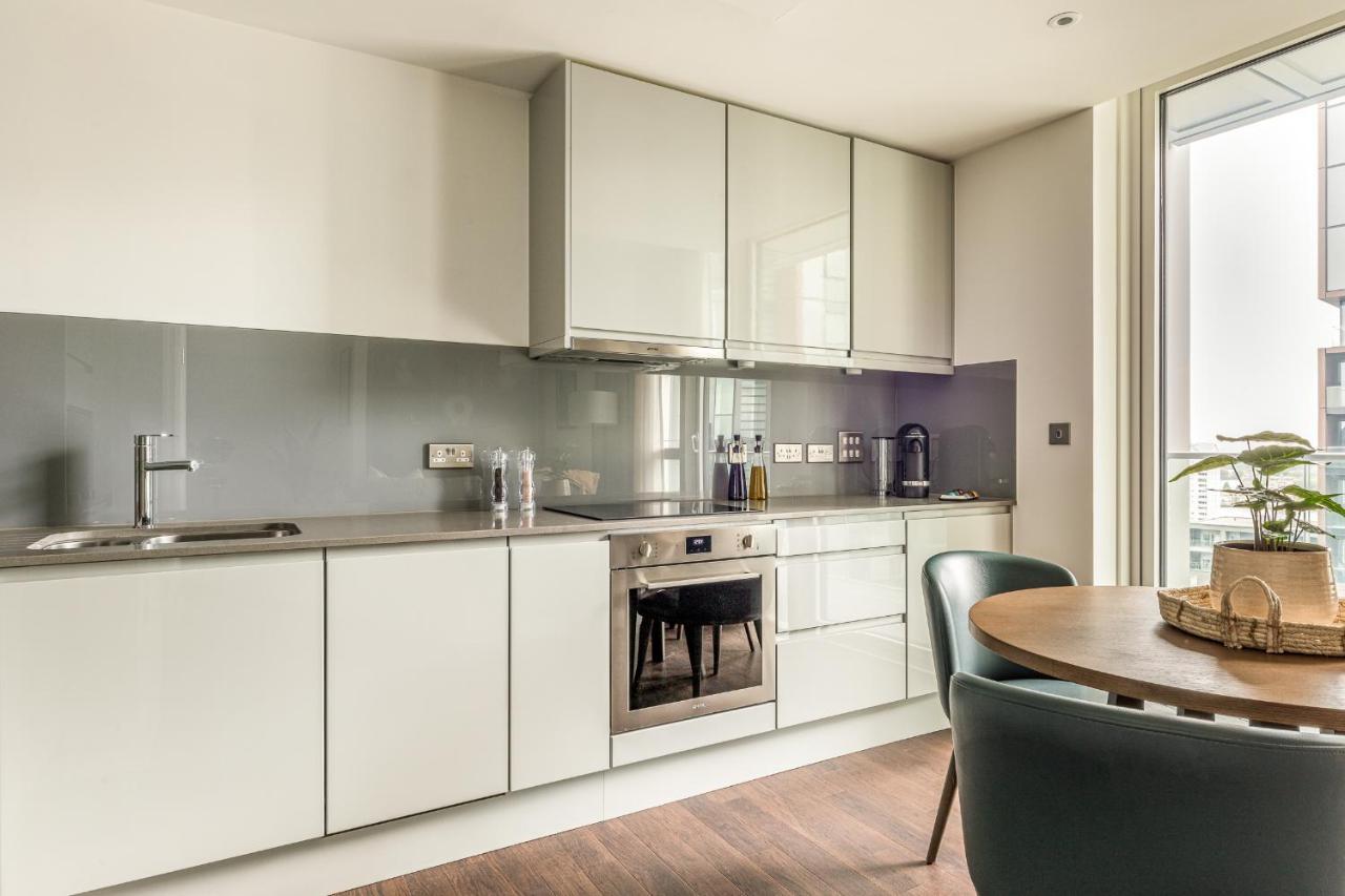 Urban Rest Canary Wharf Apartments ลอนดอน ภายนอก รูปภาพ