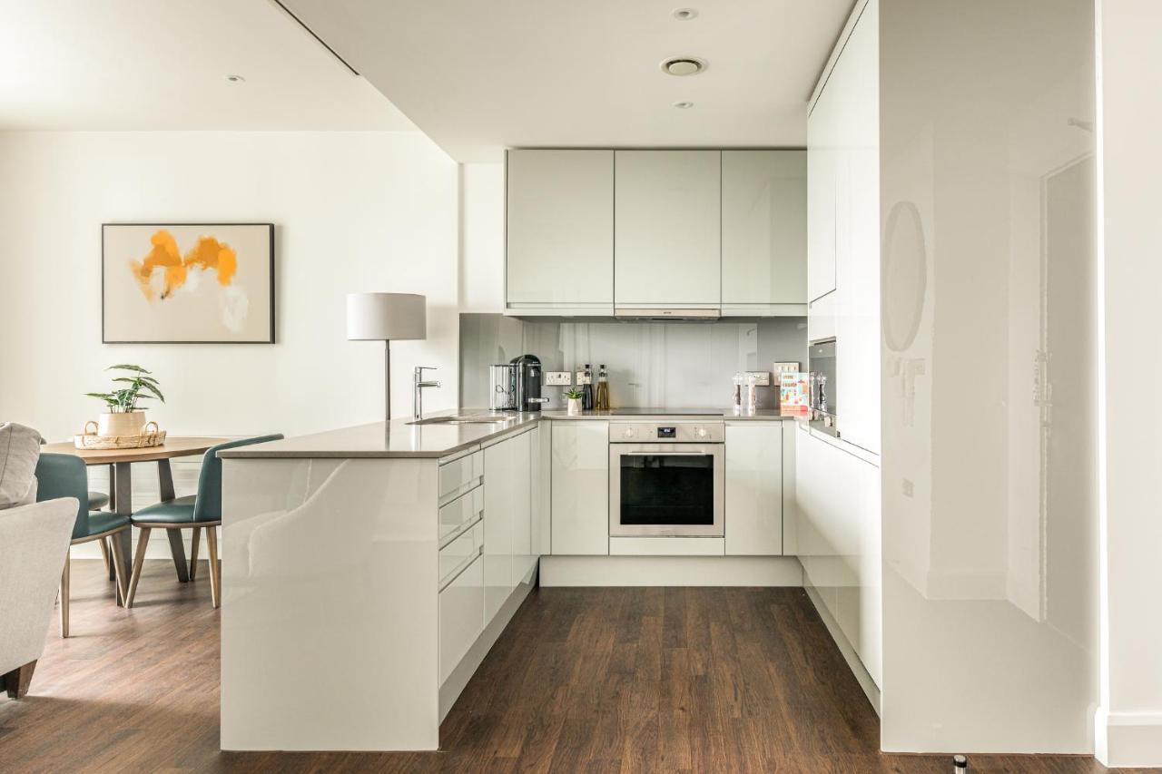 Urban Rest Canary Wharf Apartments ลอนดอน ภายนอก รูปภาพ